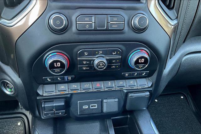 Used 2022 Chevrolet Silverado 1500 High Country w/ Technology Package image 16