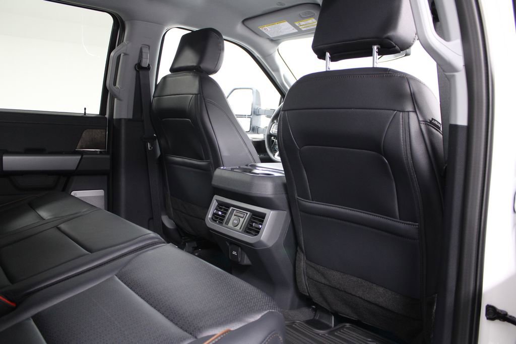 New 2026 Ford F250 Lariat w/ Black Appearance Package image 32