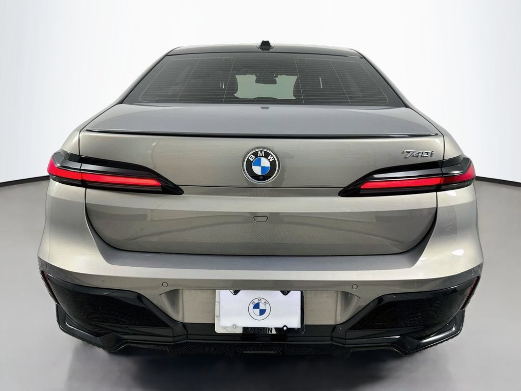 Certified 2025 BMW 740i w/ Premium Package RWD image 6