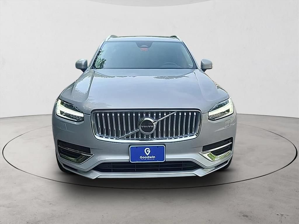Certified 2025 Volvo XC90 T8 Core w/ Protection Package Premier AWD/4WD image 8