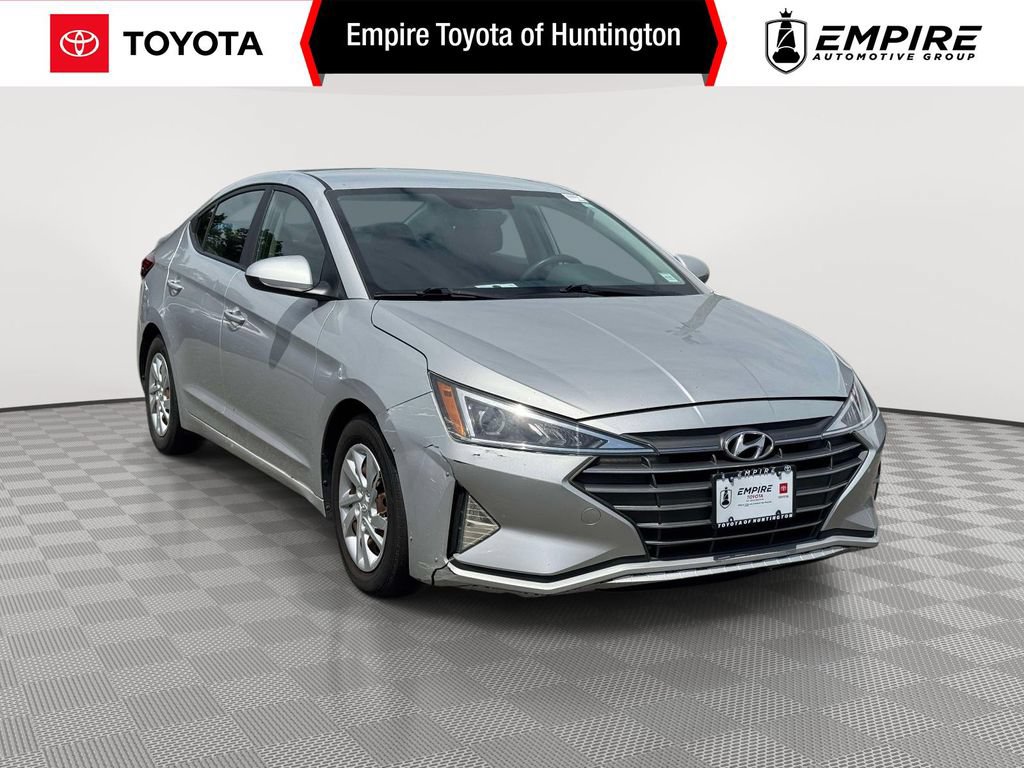 Used 2019 Hyundai Elantra SE w/ Cargo Package FWD image 1