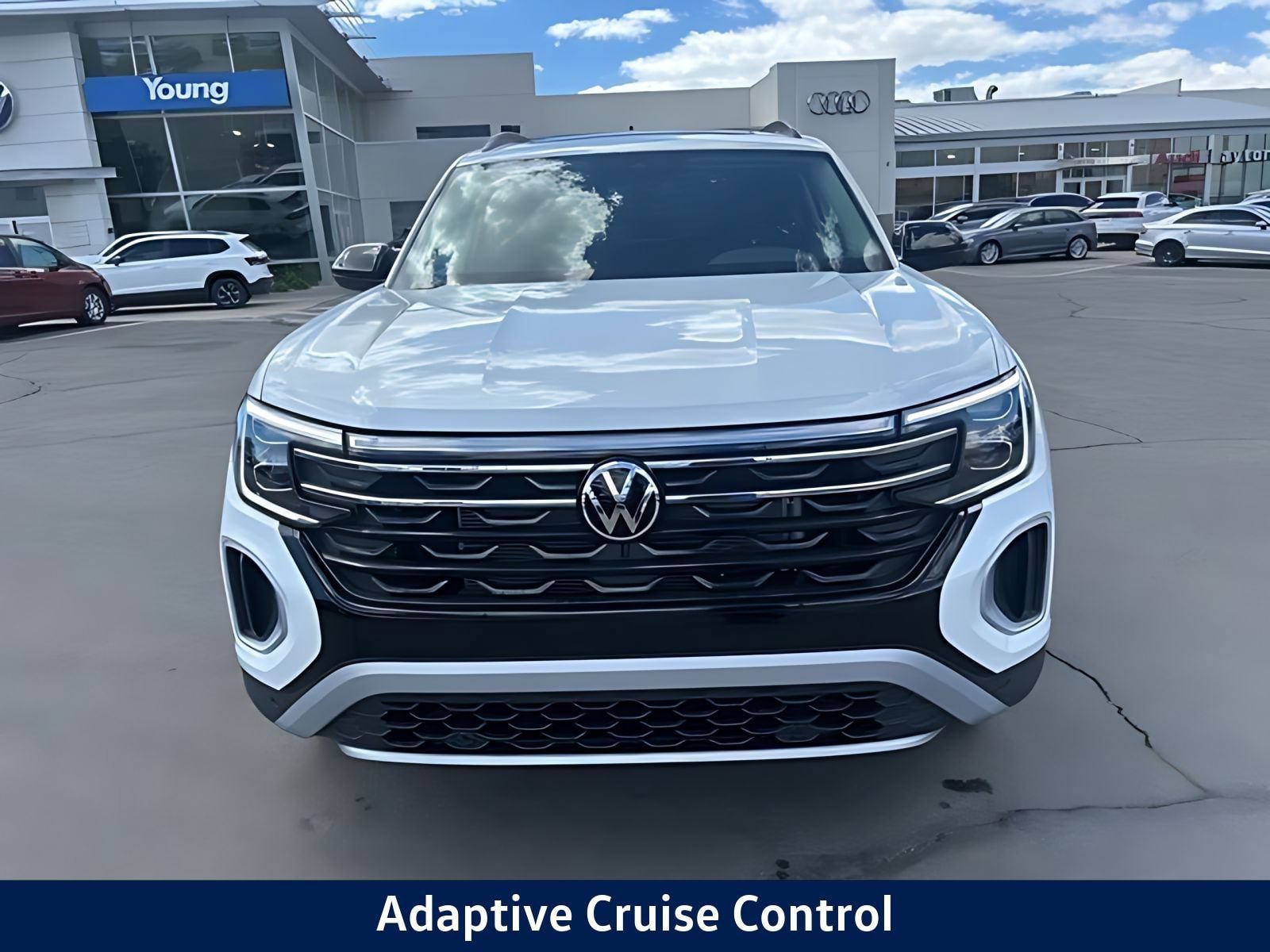 New 2026 Volkswagen Atlas Peak Edition AWD/4WD image 2