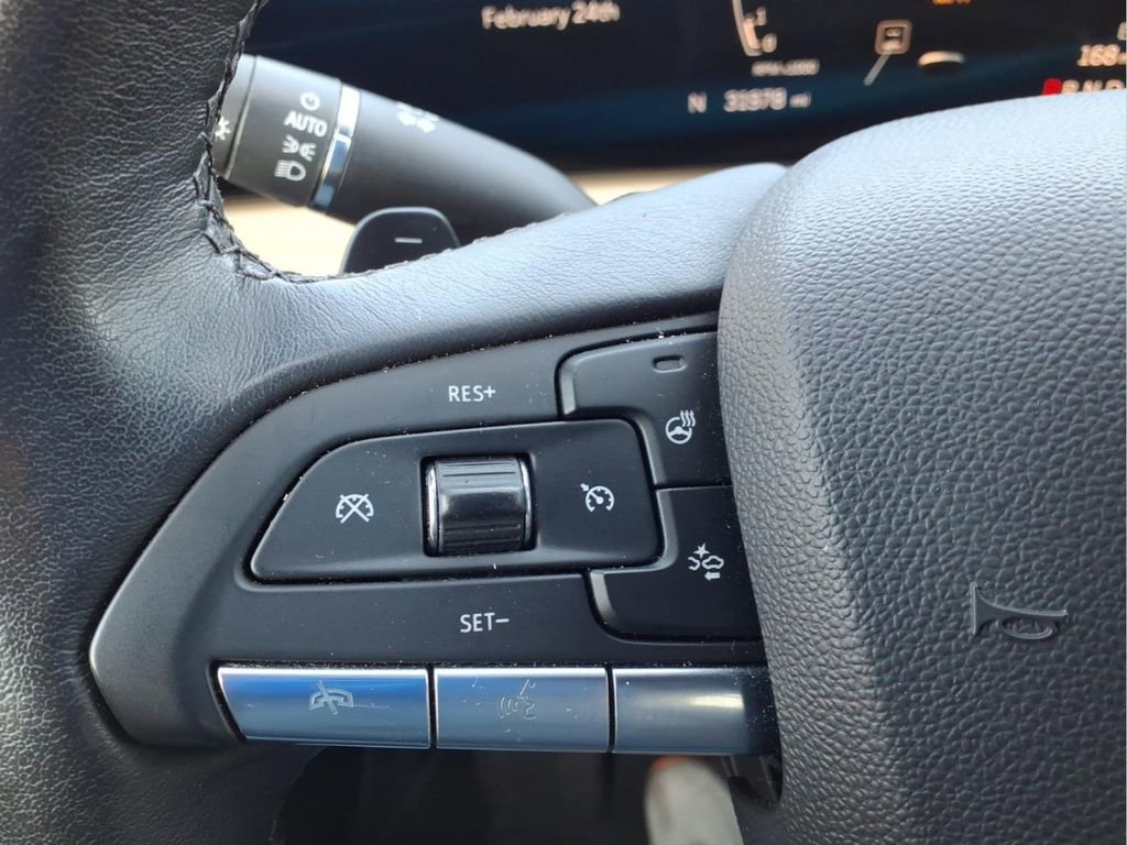 Used 2024 Cadillac XT4 Luxury w/ Cold Weather Package image 25