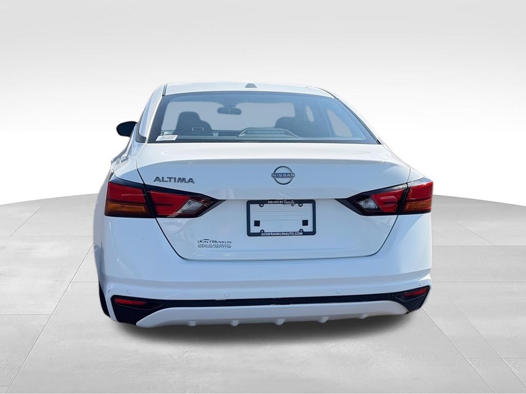 Used 2025 Nissan Altima 2.5 SV FWD image 8
