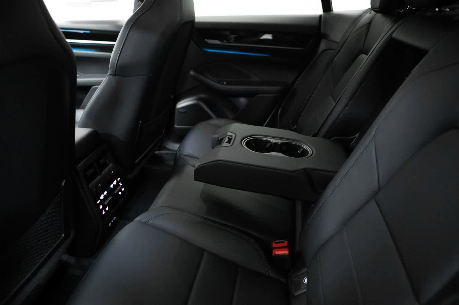 New 2026 Porsche Macan Electric RWD image 35