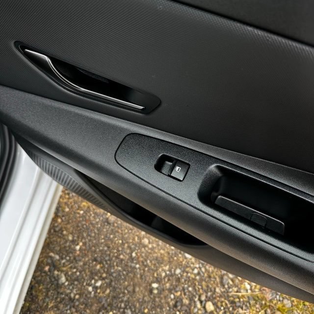 Certified 2025 Hyundai Elantra Sport FWD image 16