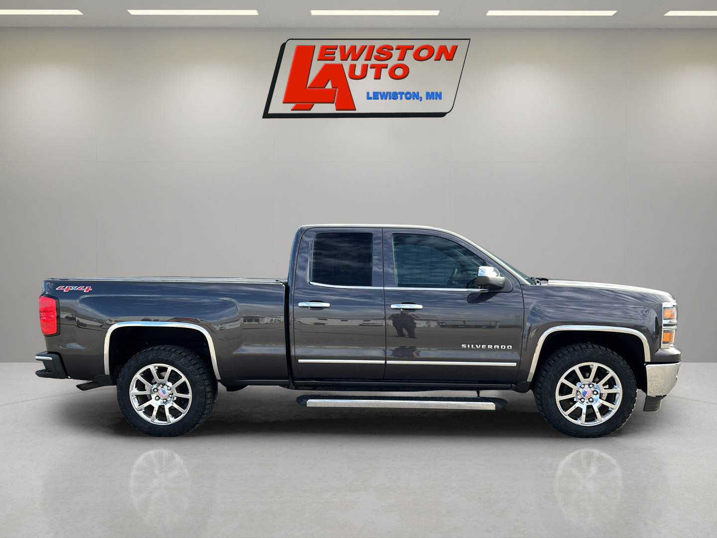 Used 2015 Chevrolet Silverado 1500 LTZ w/ LTZ Plus Package AWD/4WD image 13