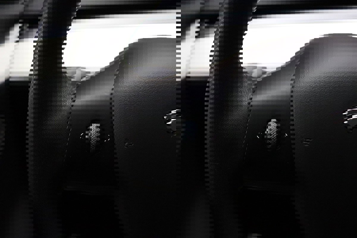 Used 2023 Tesla Model 3 Standard Range image 35