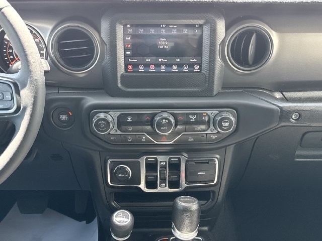 Used 2023 Jeep Gladiator Sport AWD/4WD image 22