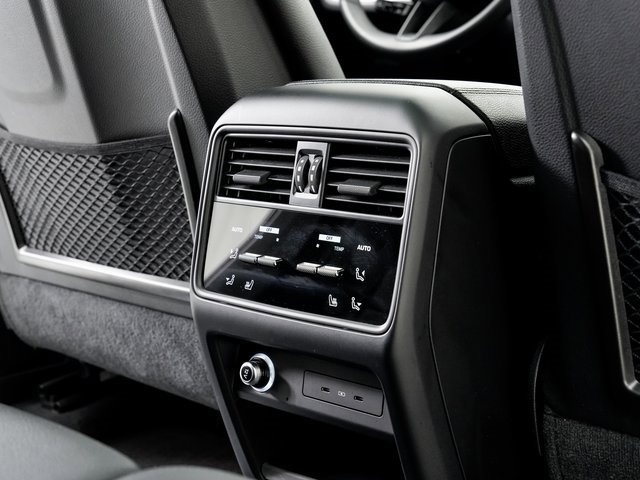 Certified 2025 Porsche Cayenne image 24