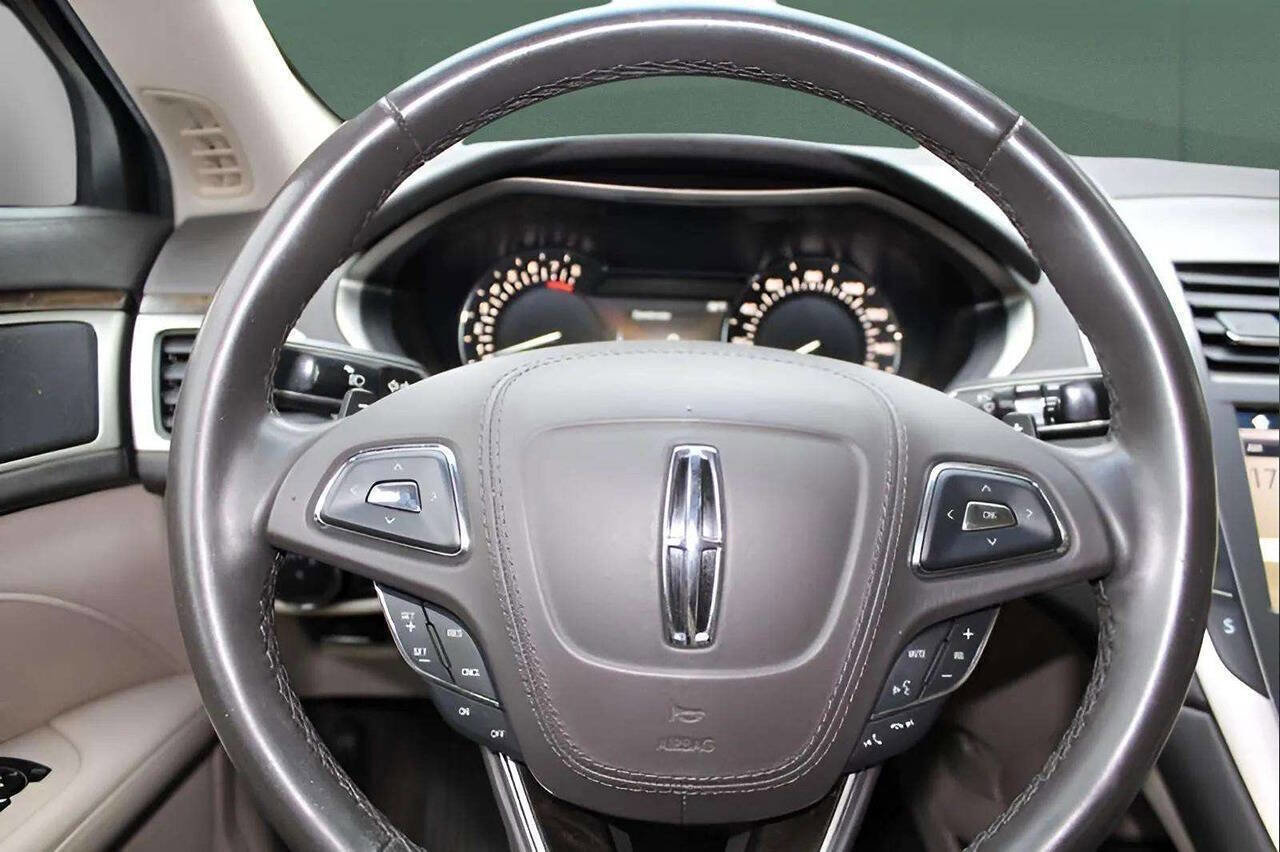 Used 2017 Lincoln MKZ Reserve image 15