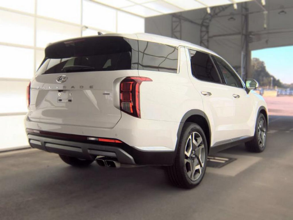 Used 2025 Hyundai Palisade Limited AWD/4WD image 5