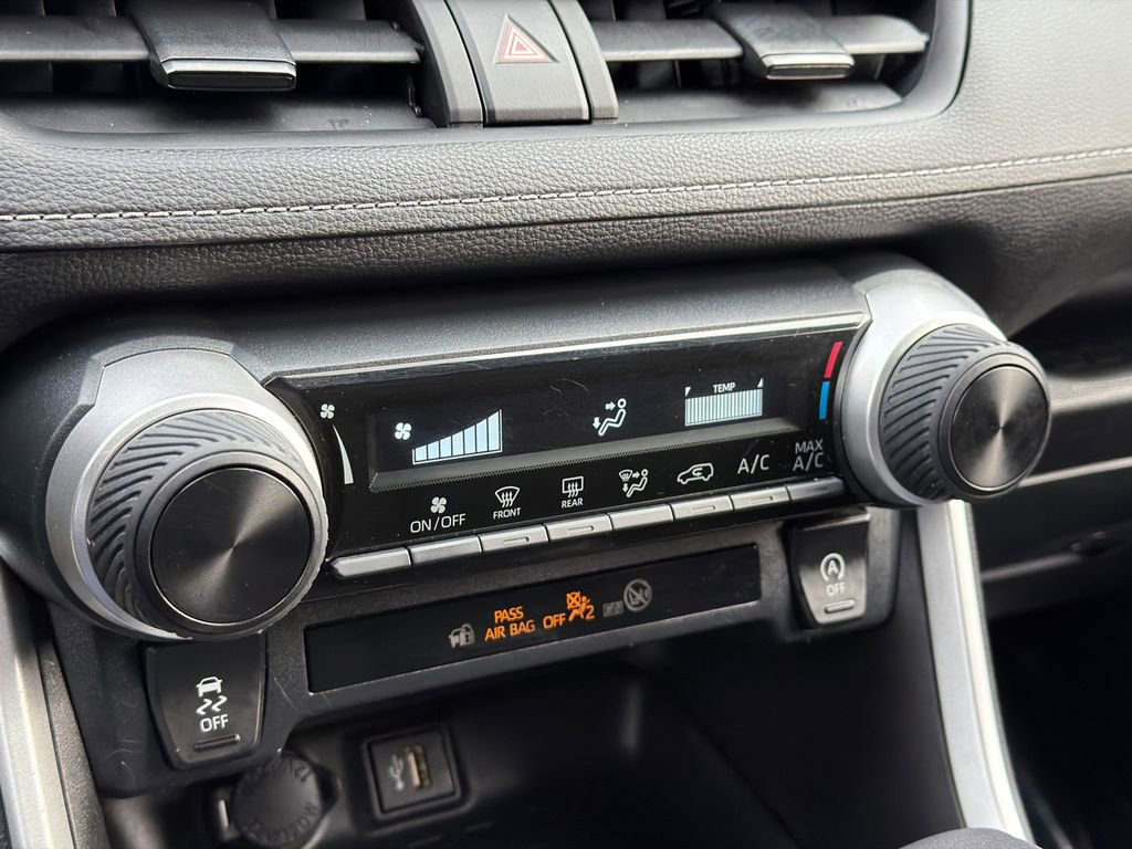 Used 2023 Toyota RAV4 LE image 27