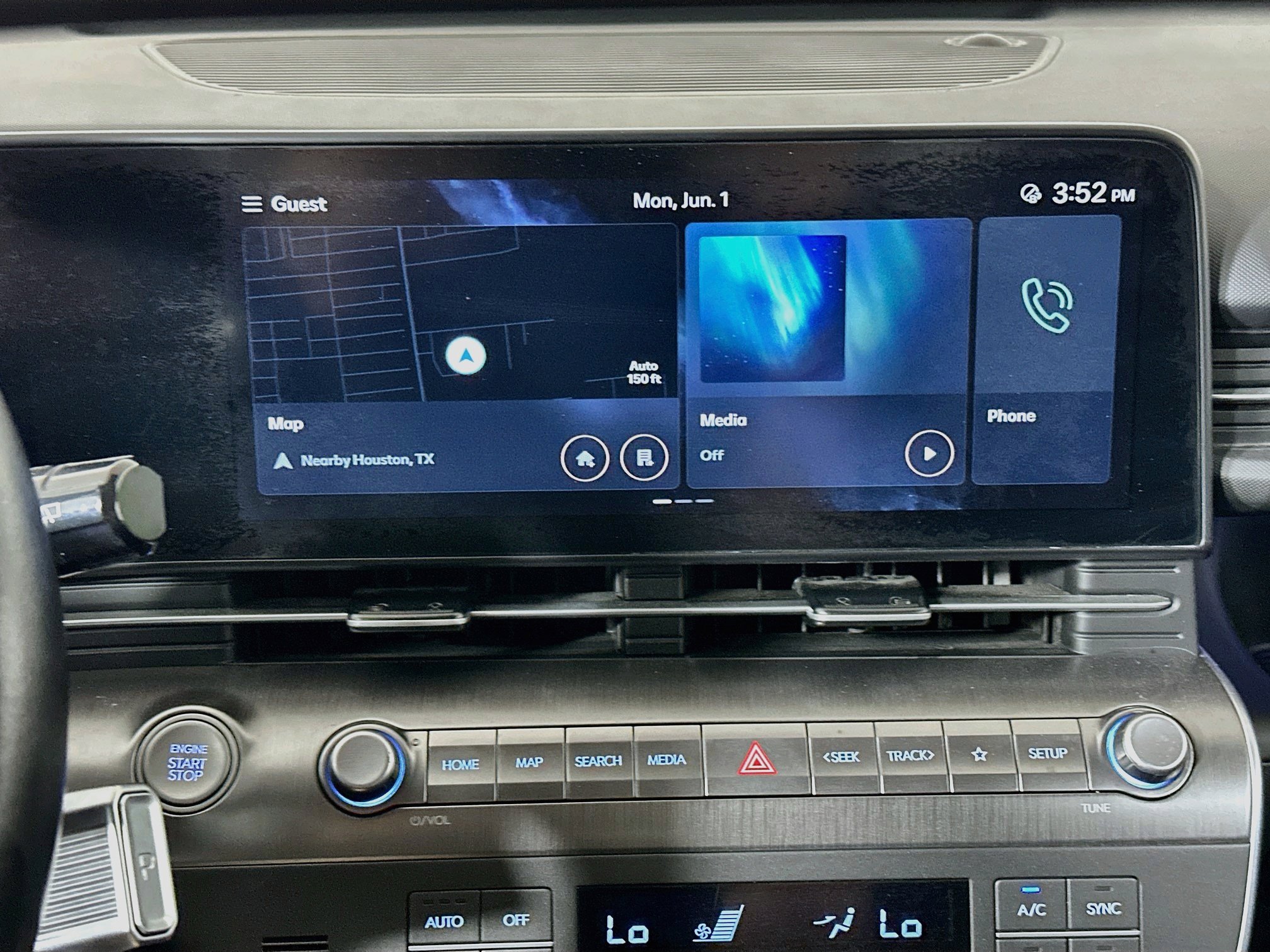 Used 2024 Hyundai Kona Limited FWD image 21