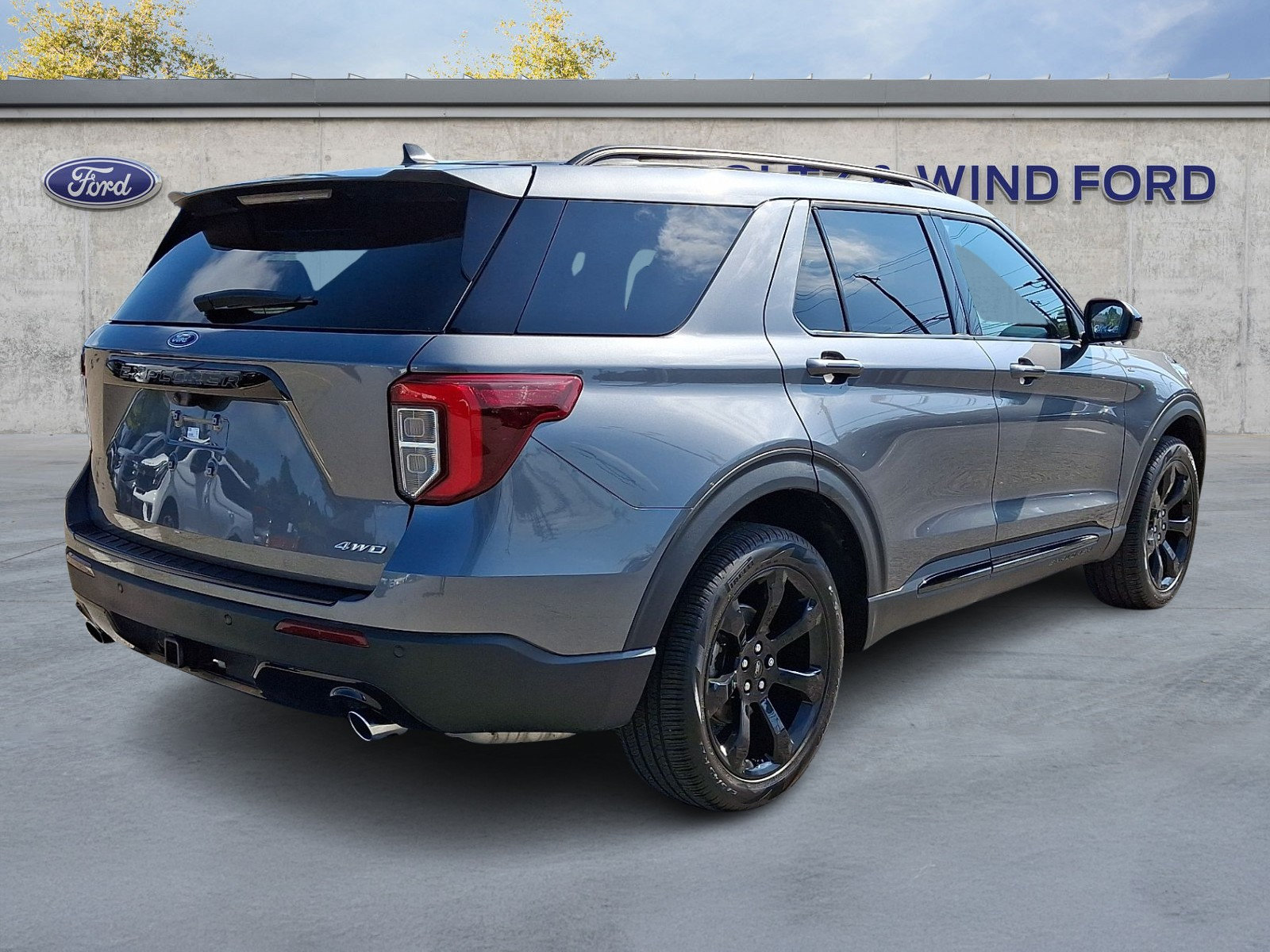 Certified 2024 Ford Explorer ST-Line w/ Class IV Trailer Tow Package AWD/4WD image 6