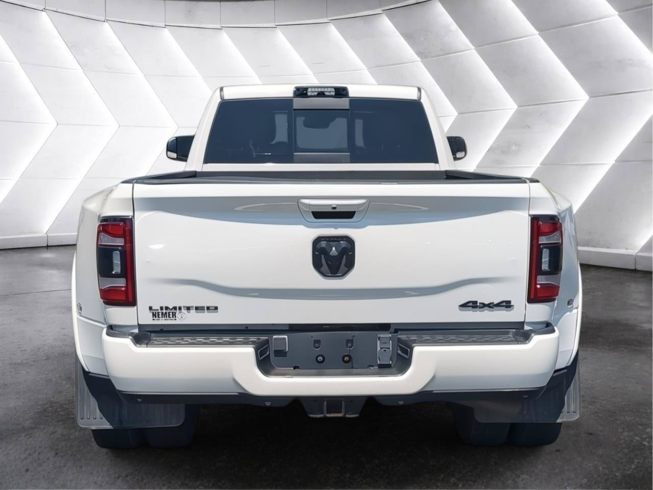 Used 2022 RAM 3500 Limited AWD/4WD image 5