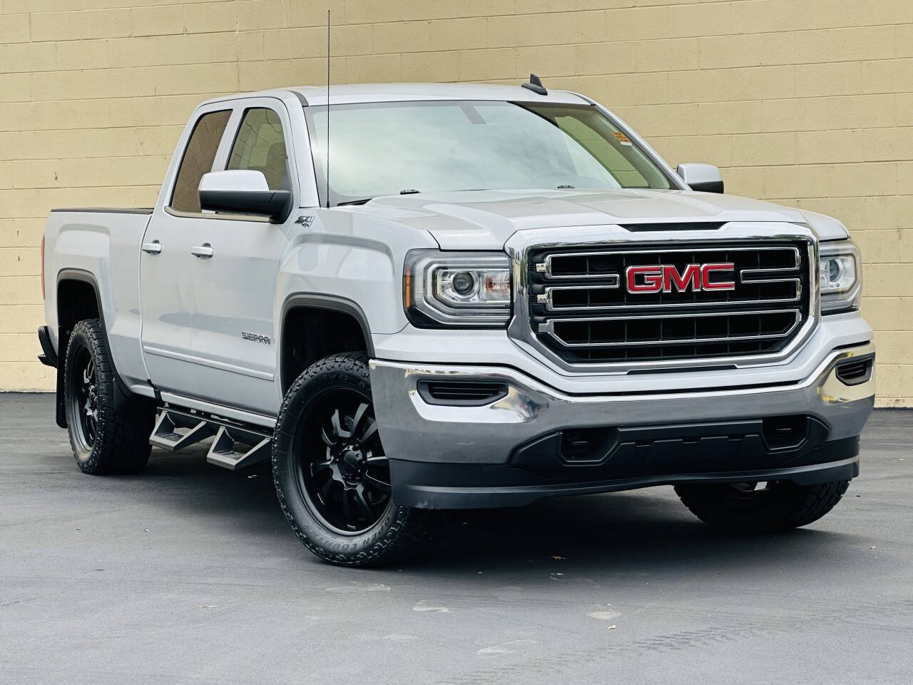 Used 2018 GMC Sierra 1500 SLE w/ Suspension Package, Off-Road