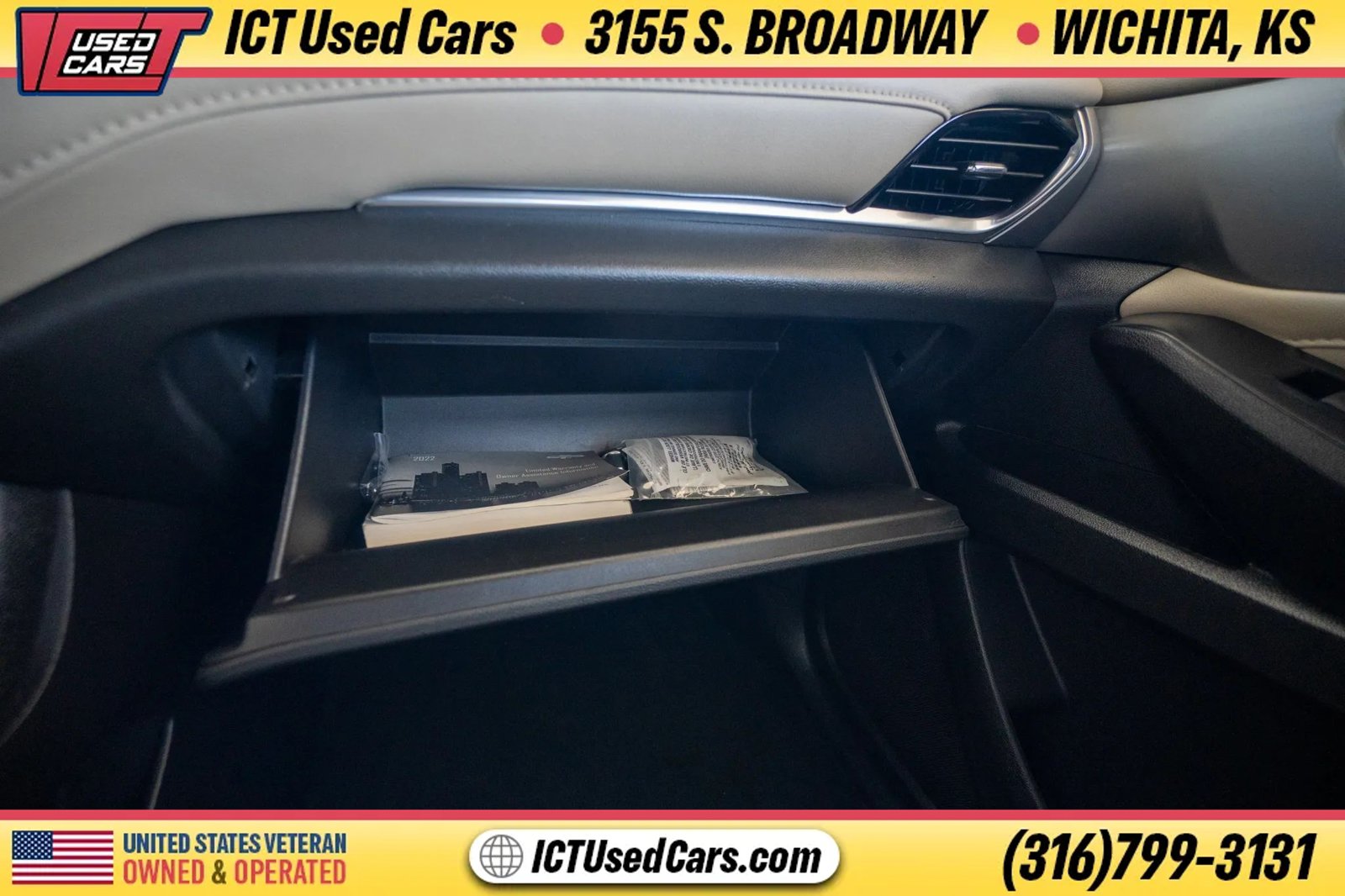 Used 2022 Chevrolet Traverse LS FWD image 17