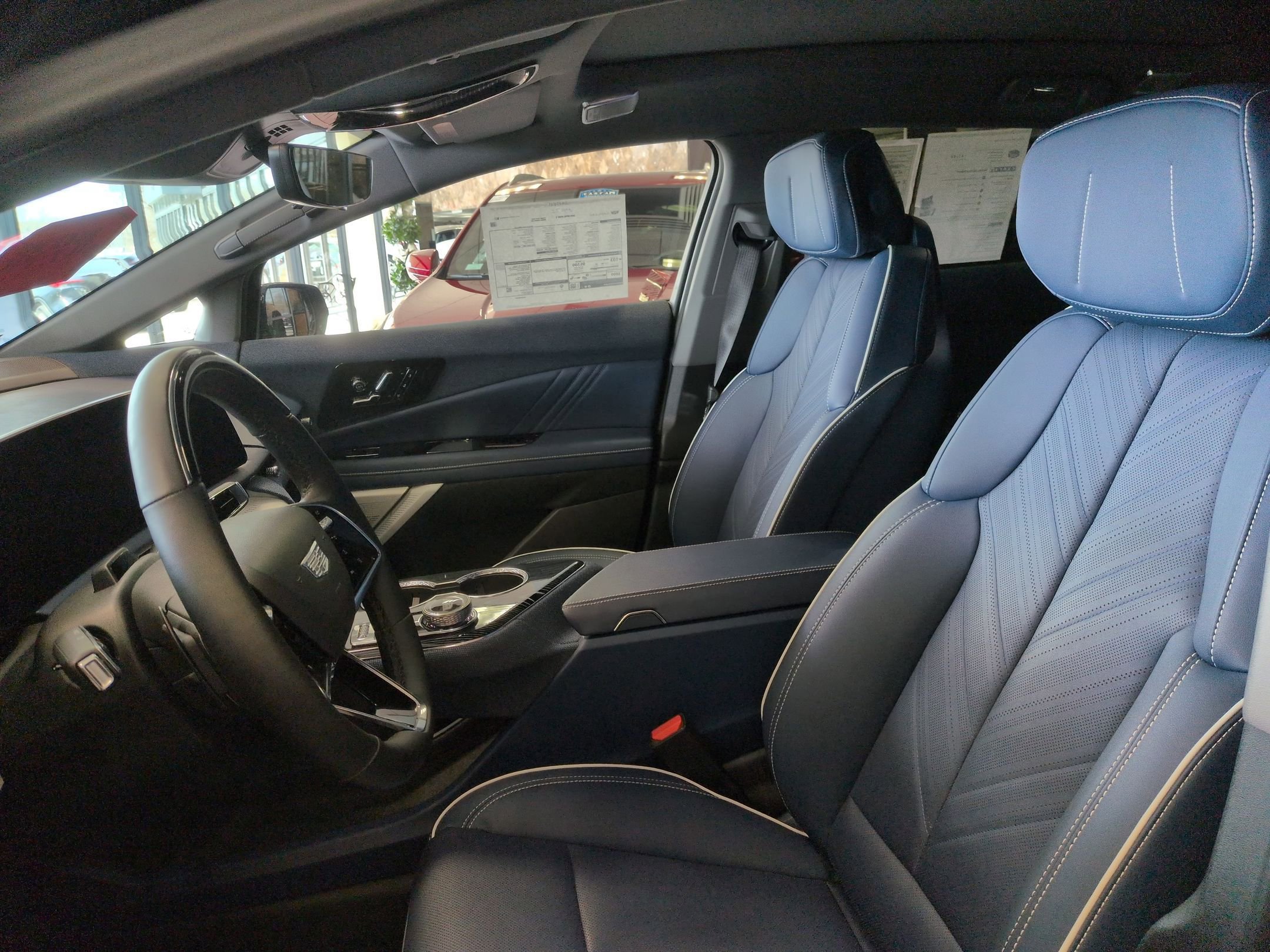 Certified 2025 Cadillac Optiq Sport 2 w/ LPO, Floor Liner Package AWD/4WD image 19