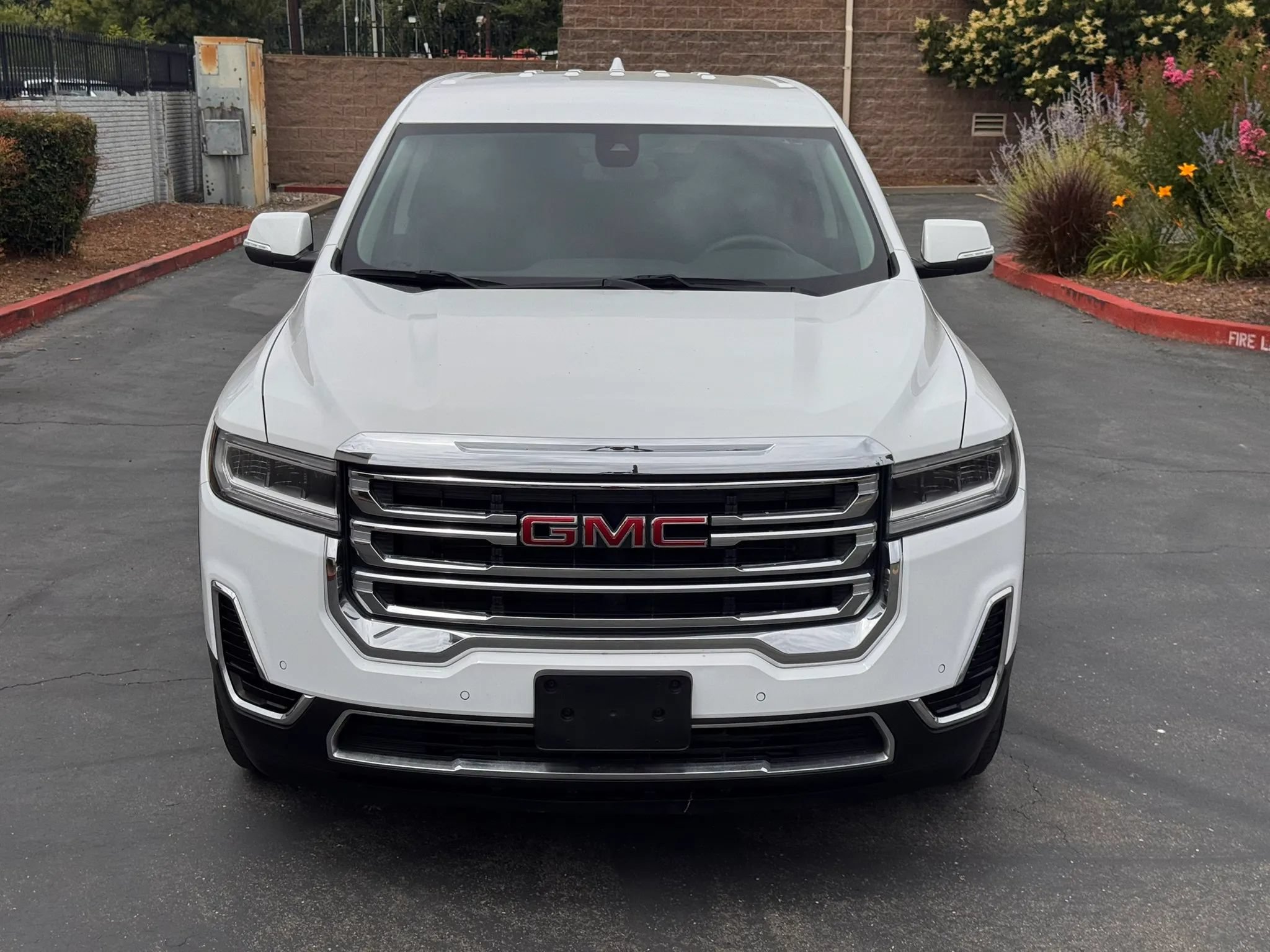 Used 2022 GMC Acadia SLE FWD image 9