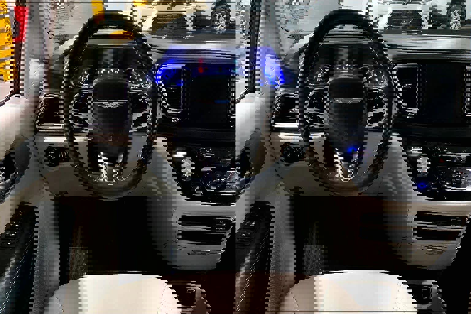 Used 2019 Chrysler Pacifica Touring Plus w/ Cold Weather Group image 5