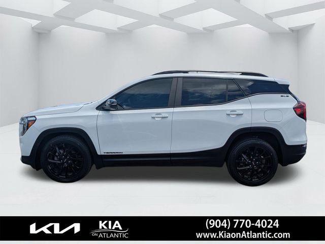 Used 2023 GMC Terrain SLE w/ Driver Convenience Package FWD image 6