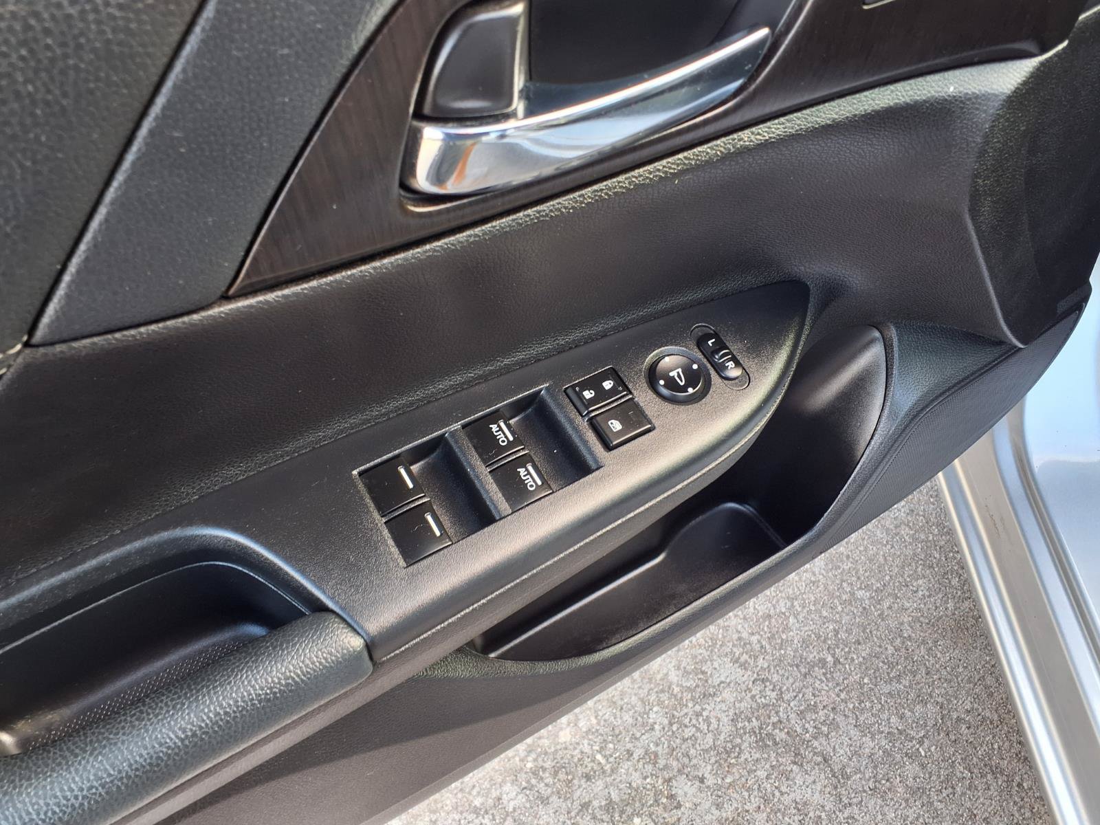 Used 2014 Honda Accord EX-L image 18