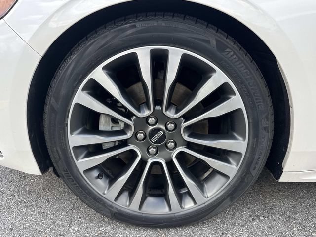 Used 2018 Lincoln Continental Select w/ Continental Climate Package FWD image 9
