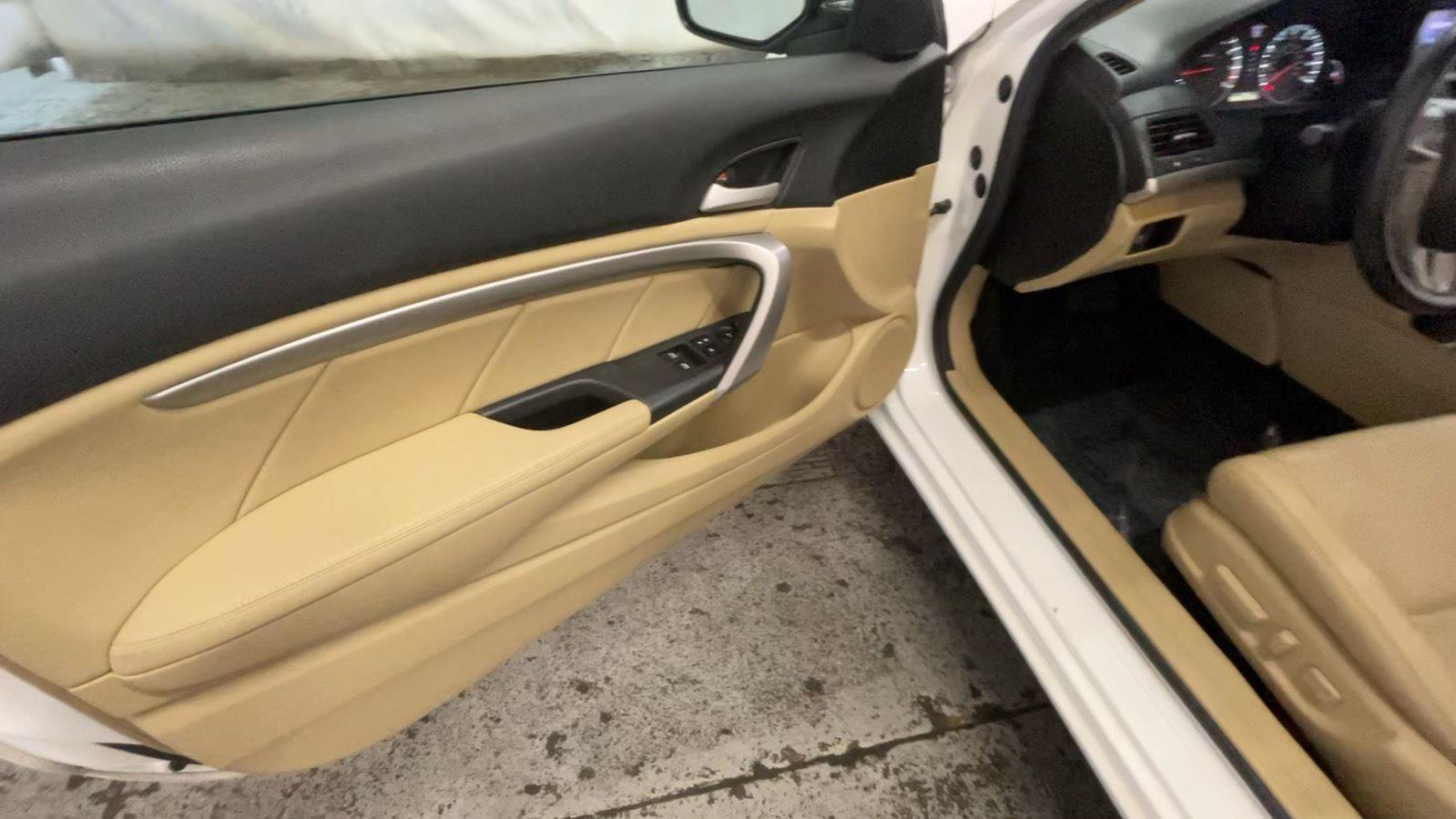 Used 2012 Honda Accord EX-L image 29