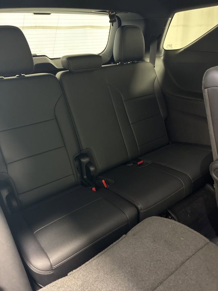 Used 2025 Chevrolet Traverse High Country image 27