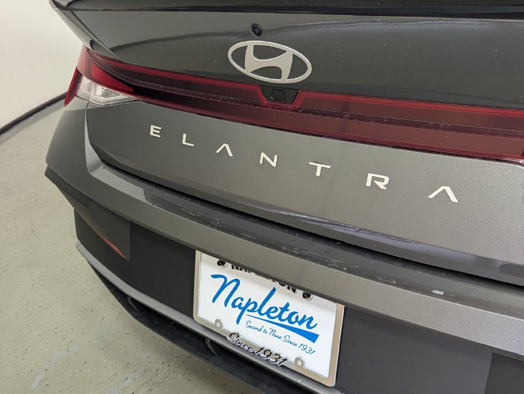 New 2026 Hyundai Elantra SEL Sport FWD image 7