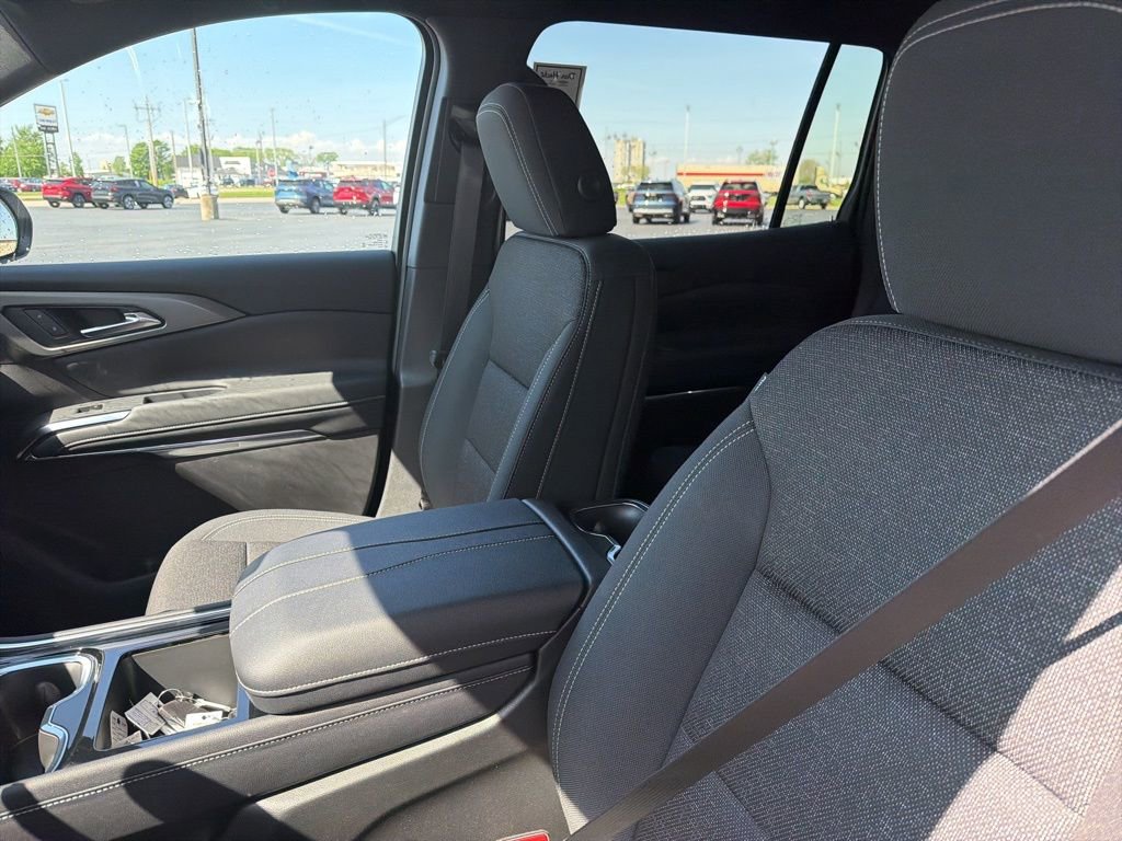 New 2026 Chevrolet Traverse LT w/ Driver Confidence Package AWD/4WD image 12