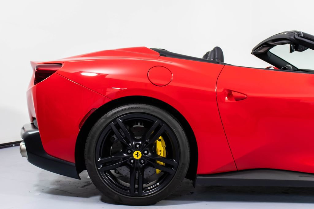 Used 2019 Ferrari Portofino RWD image 17