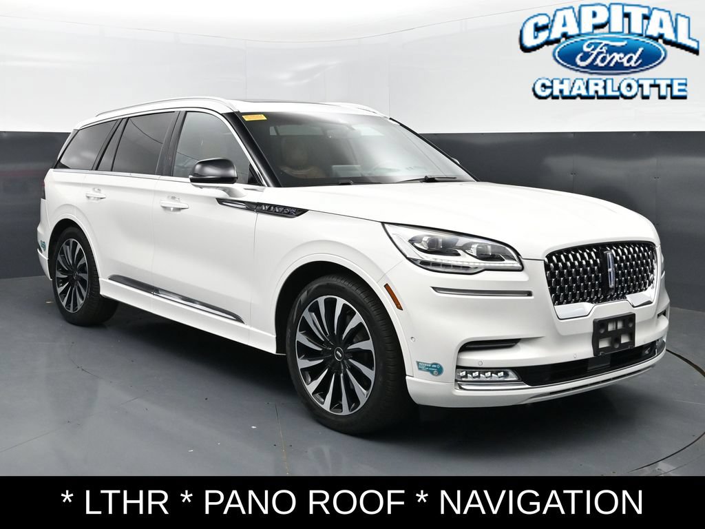 Used 2023 Lincoln Aviator Black Label Grand Touring AWD/4WD image 3