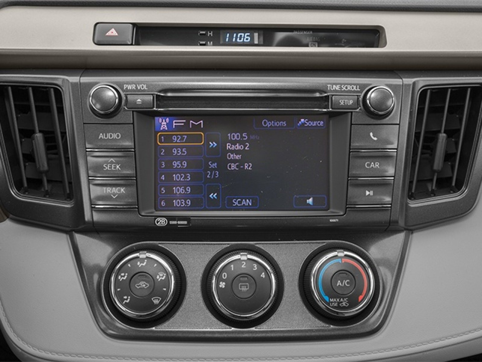 Used 2014 Toyota RAV4 XLE AWD/4WD image 10