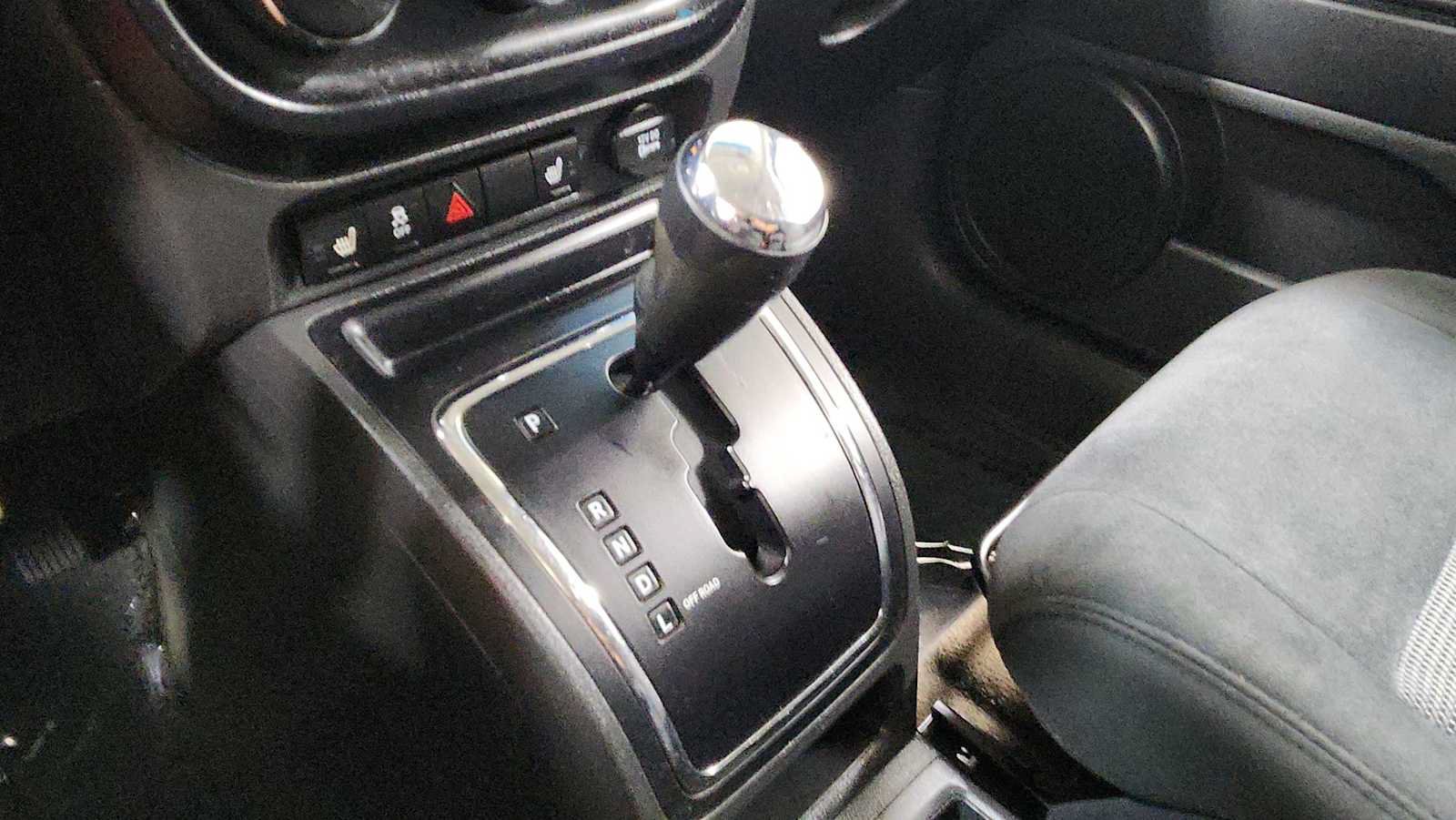 Used 2014 Jeep Patriot Latitude AWD/4WD image 20