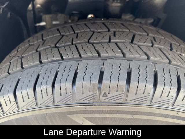 Used 2024 Nissan Rogue S AWD/4WD image 11