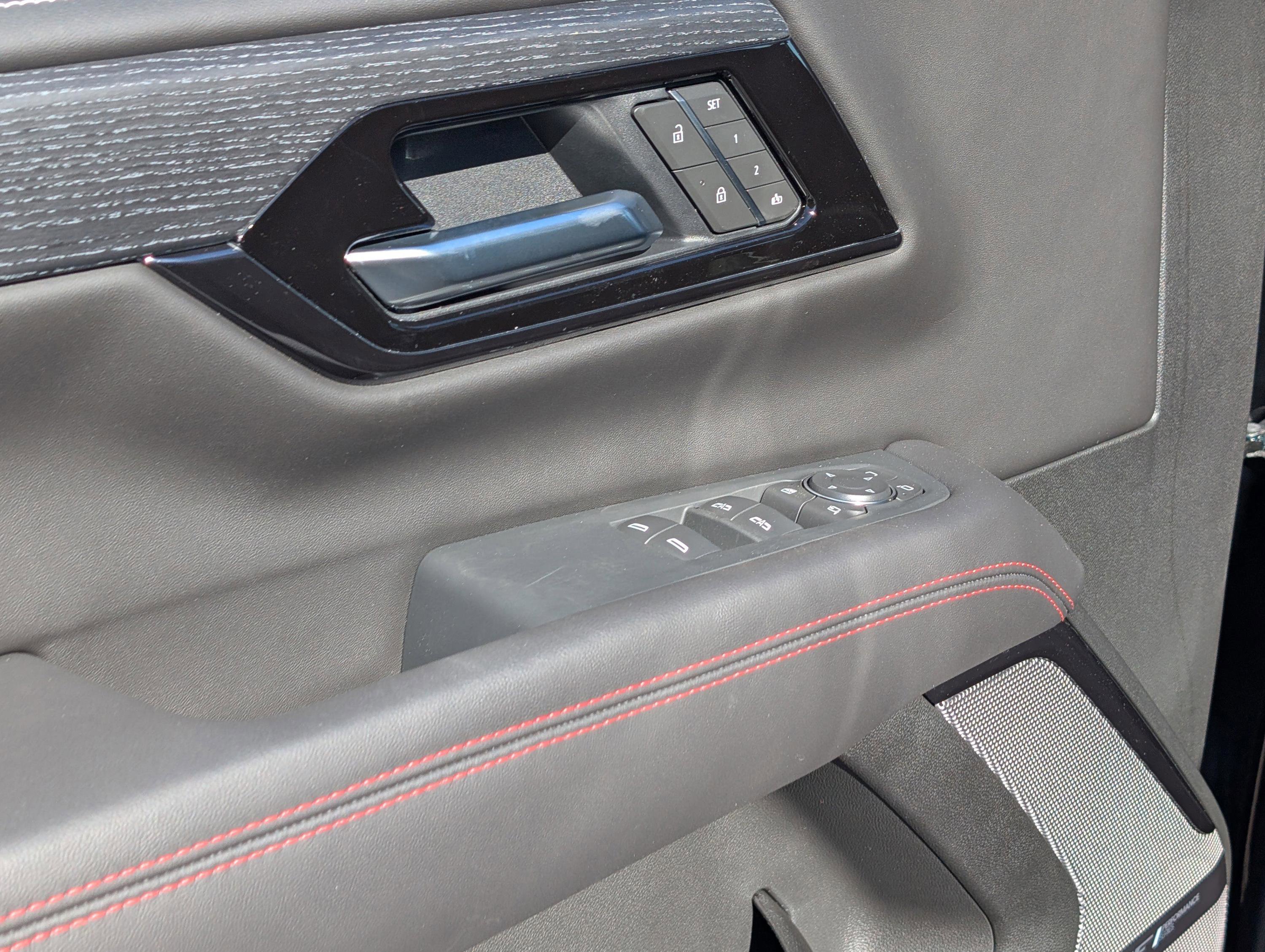 New 2026 GMC Yukon AT4 Ultimate w/ LPO, Floor Liner Package image 18