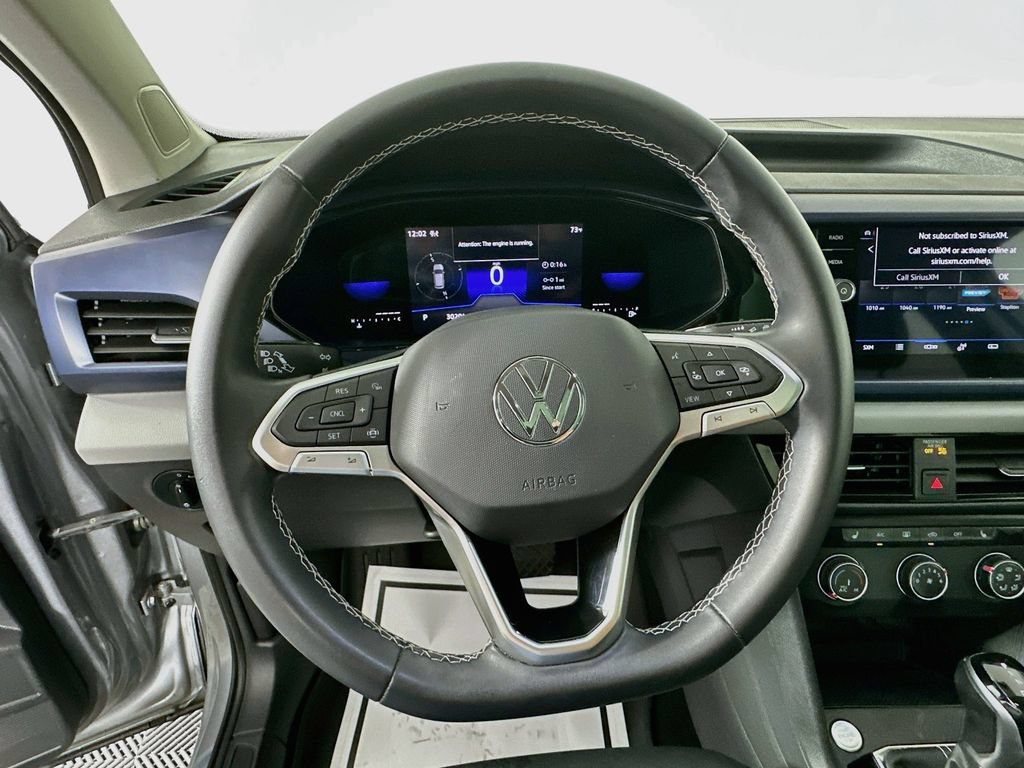 Used 2022 Volkswagen Taos SE w/ Panoramic Sunroof Package FWD image 12