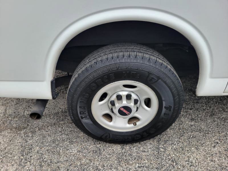 Used 2009 GMC Savana 3500 RWD image 22