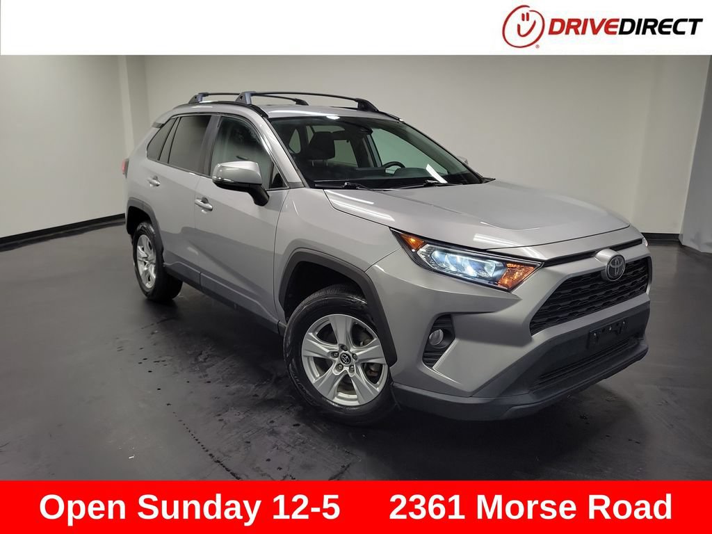 Used 2020 Toyota RAV4 XLE FWD image 1