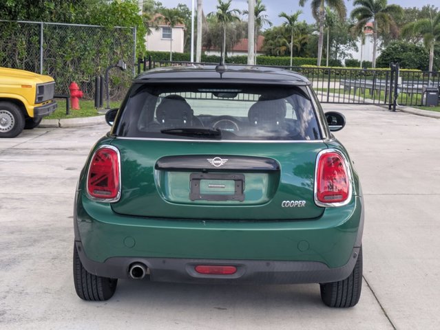 Used 2021 MINI Cooper 2-Door Hardtop w/ Driver Assistance Package FWD image 6
