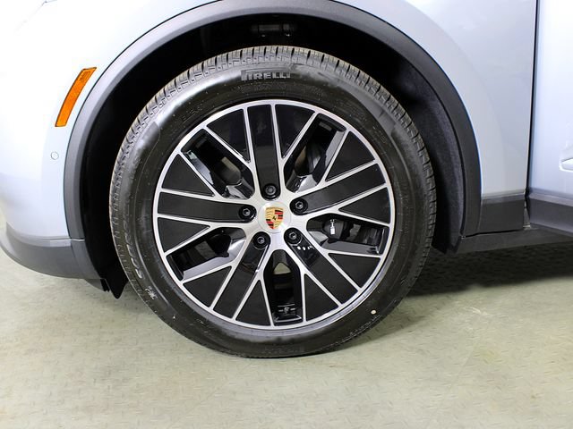 New 2026 Porsche Macan 4 Electric AWD/4WD image 11