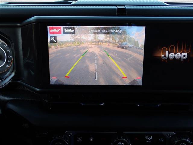 Used 2024 Jeep Gladiator Rubicon w/ Technology Group AWD/4WD image 15