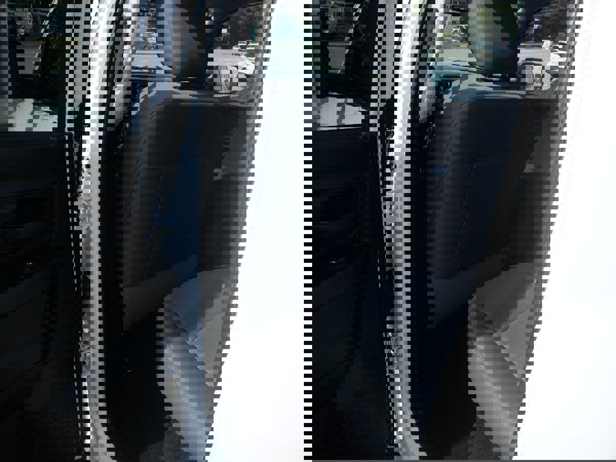 Used 2018 RAM 1500 Express image 17