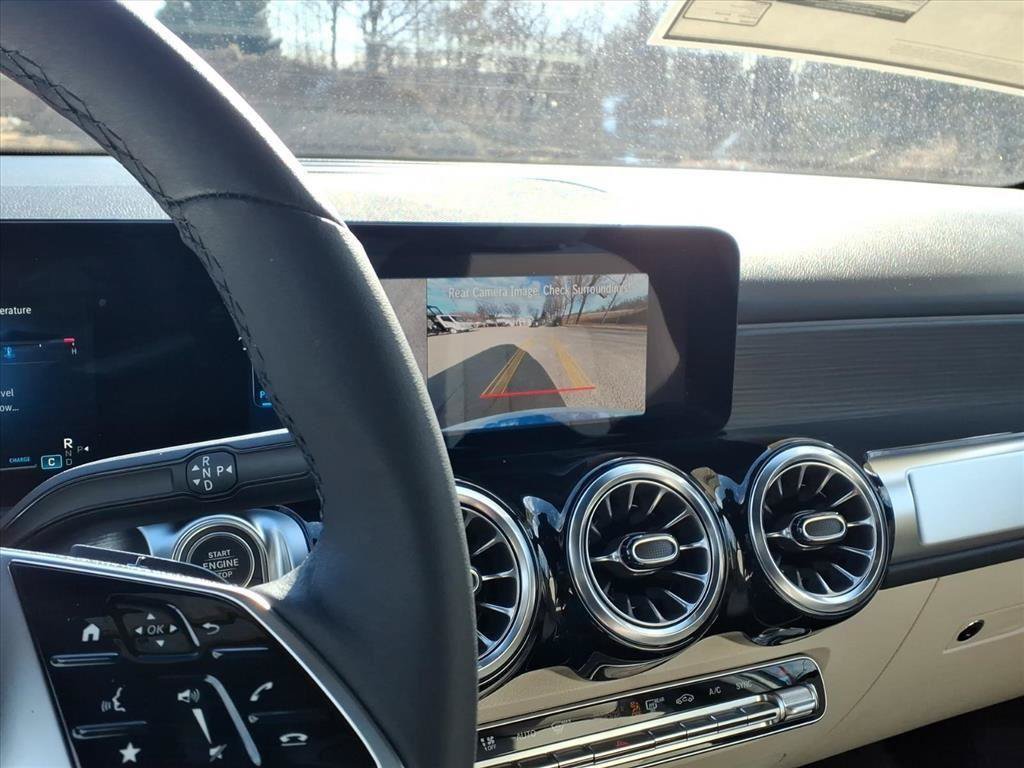 New 2026 Mercedes-Benz GLB 250 4MATIC image 17