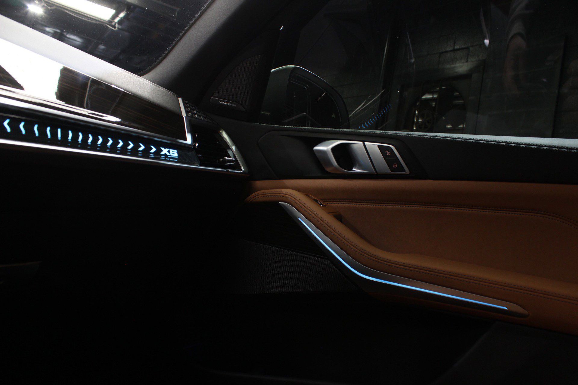 Used 2024 BMW X5 sDrive40i w/ Premium Package image 54