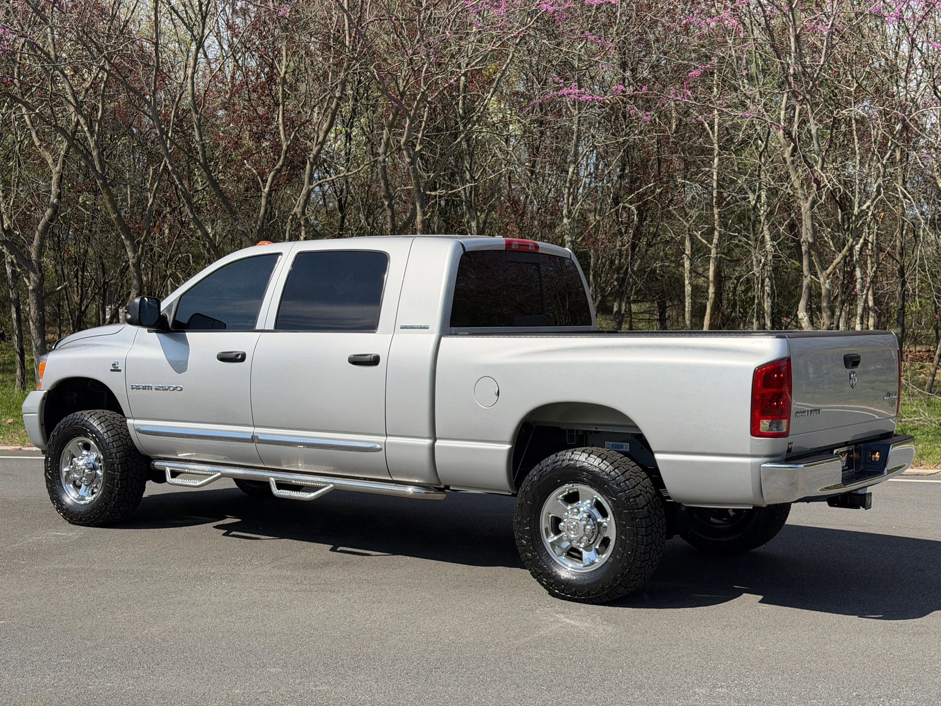 Used 2006 Dodge Ram 2500 Truck Laramie w/ Protection Group AWD/4WD image 4