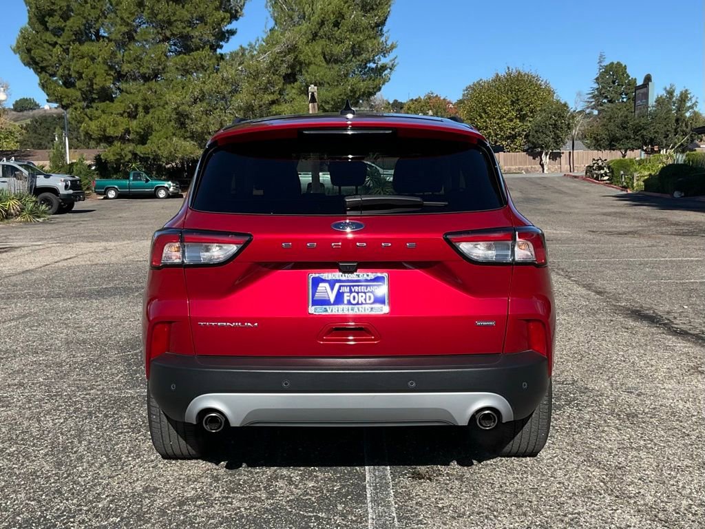Used 2020 Ford Escape Titanium image 5