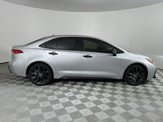 Used 2025 Toyota Corolla SE image 4